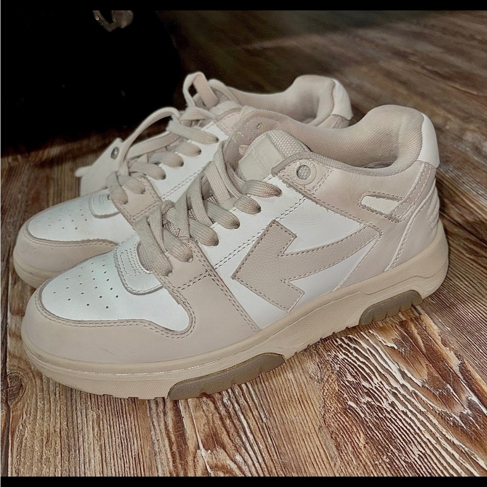 Off-White Women's Beige and White Low-Top Trainers